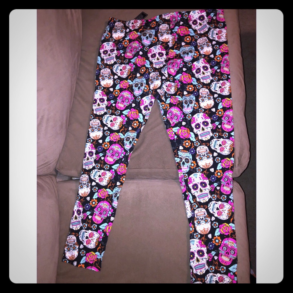 Never worn sugar skull leggings 2xl